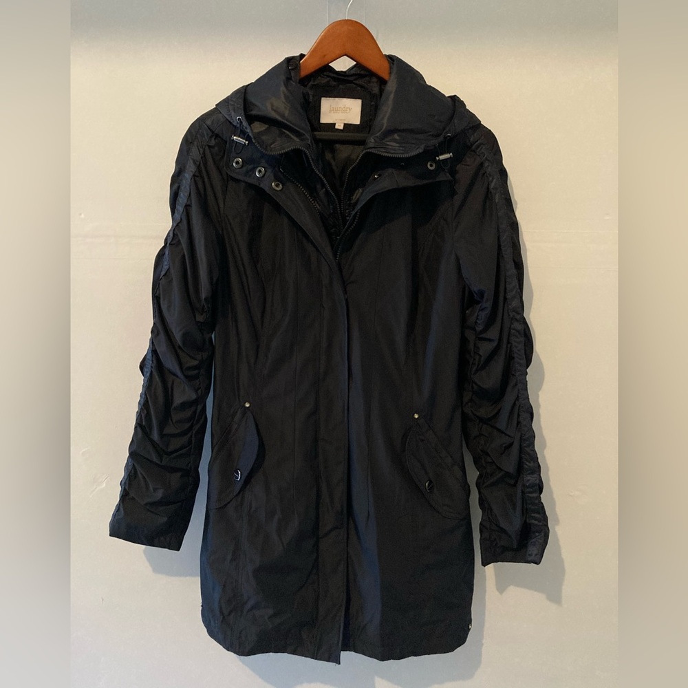 NWOT. Laundry By Shelli Segal Black Quilted Jacket   Unique sleeve detailing!!